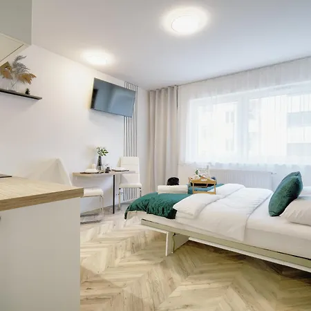 City Relax Apartments With Free Parking, 10 Mins Walk To City Centre Brno Exterior photo
