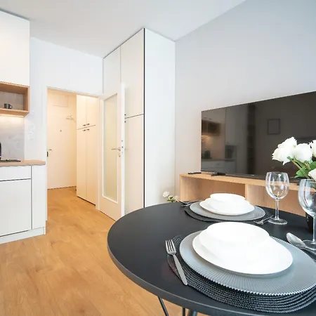 City Relax Apartments With Free Parking, 10 Mins Walk To City Centre Brno Exterior photo