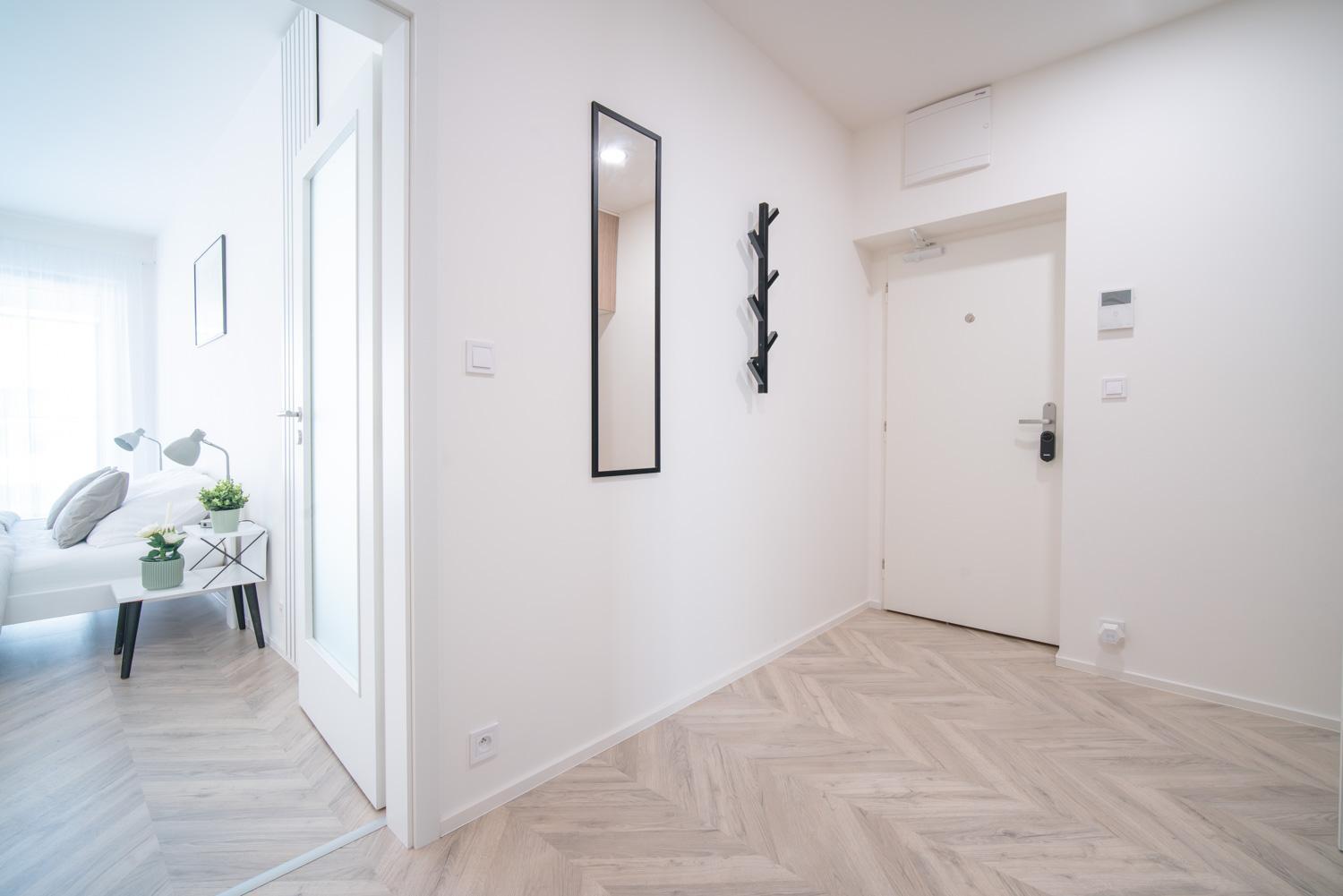 Relax With Free Parking, 10 Mins Walk To Centre
