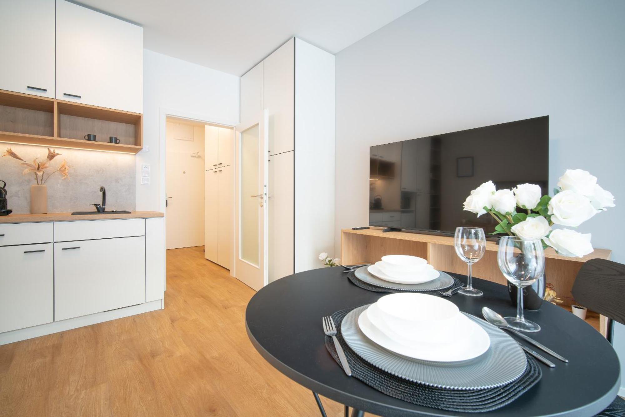 Relax With Free Parking, 10 Mins Walk To Centre Apartment