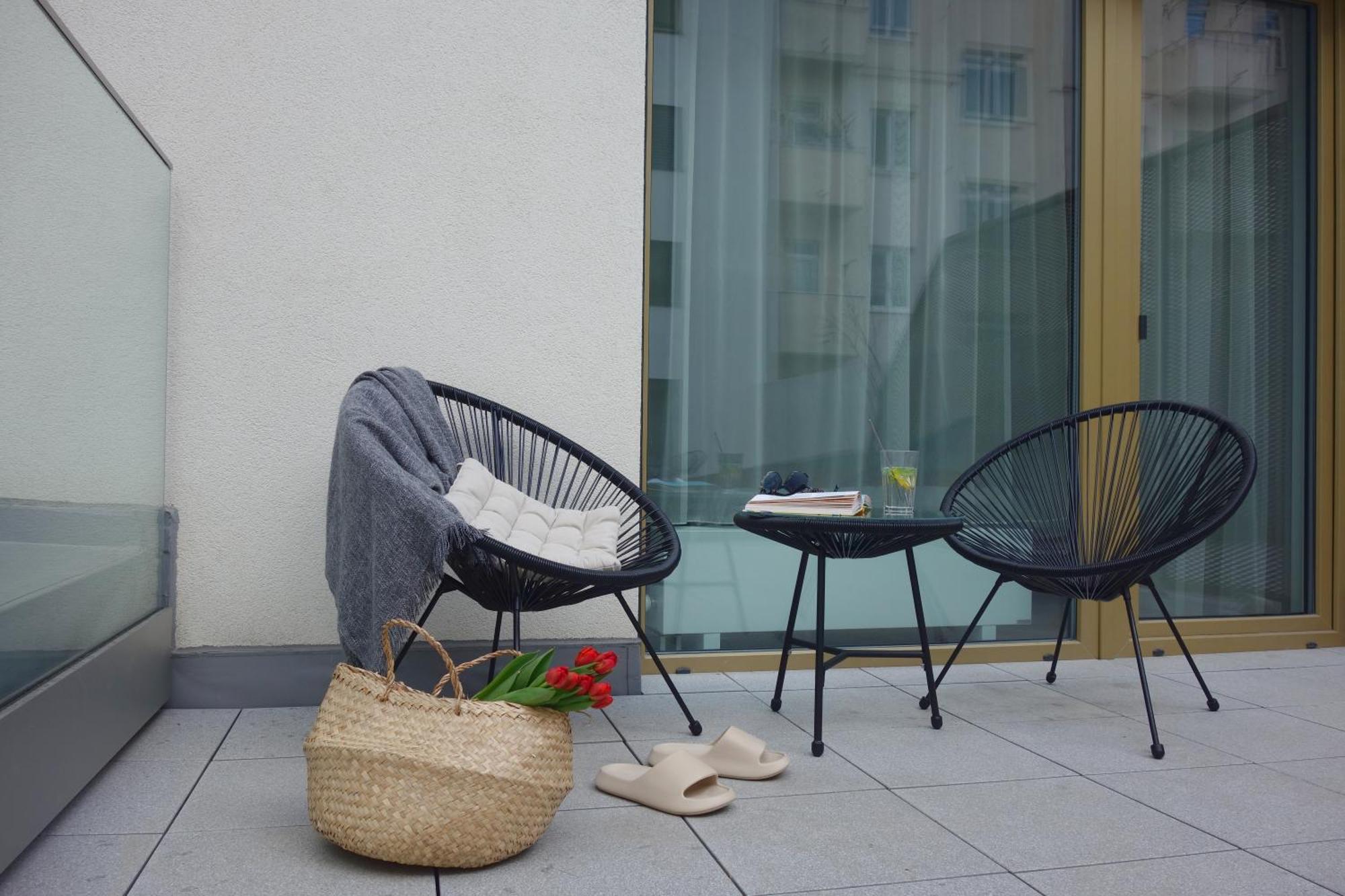 Relax With Free Parking, 10 Mins Walk To Centre *