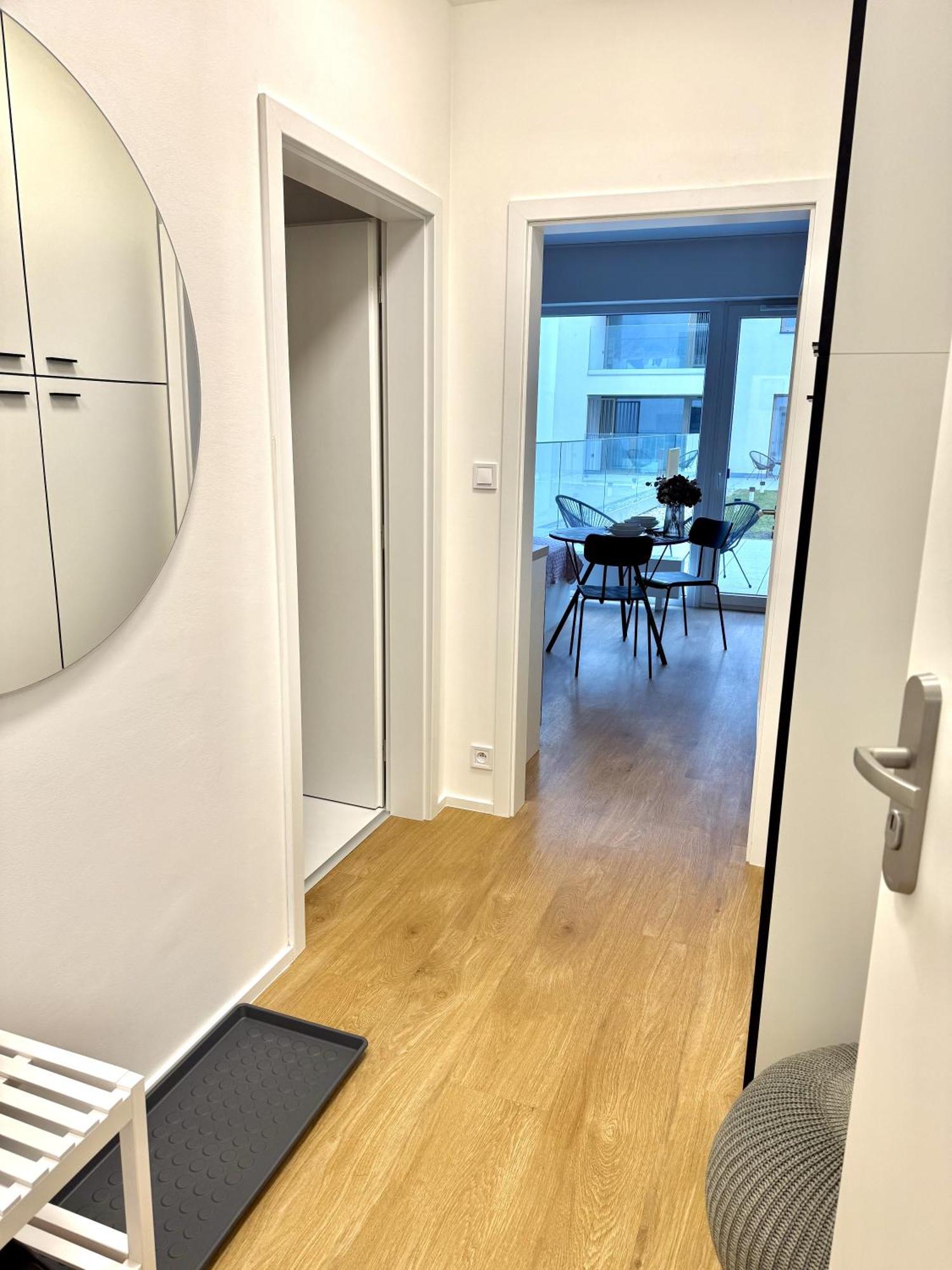 Relax With Free Parking, 10 Mins Walk To Centre Apartment Brno