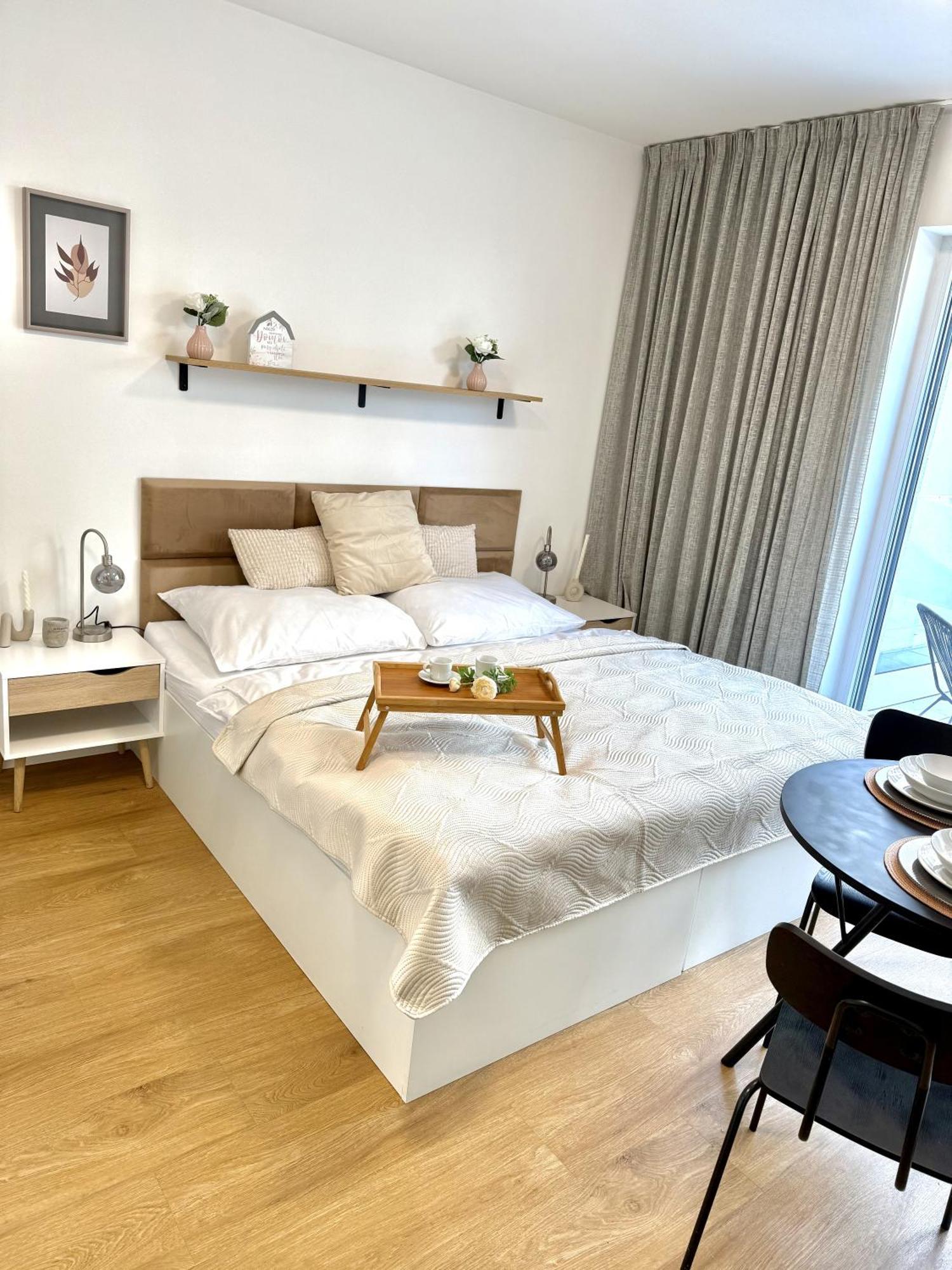 Relax With Free Parking, 10 Mins Walk To Centre Brno